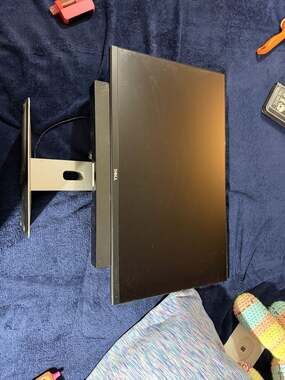 Dell Computer Monitor with Stand and Sound Bar
